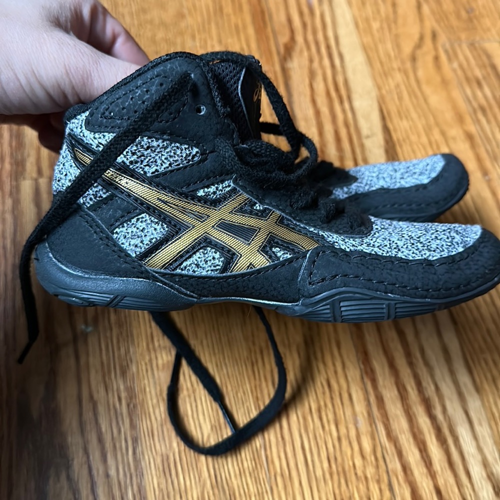 Kids wrestling shoes
